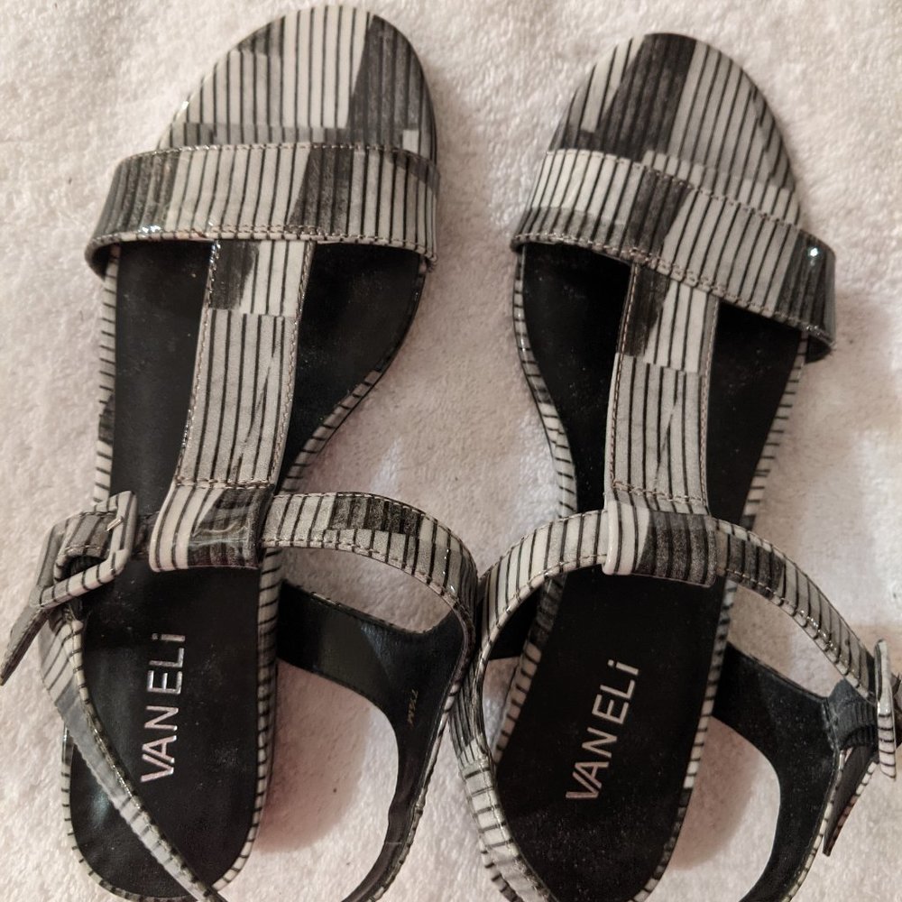 Vaneli Womens Meres Multi Ankle Strap Flats